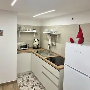 Casa Comoda E In Quartiere Storico Di Naples